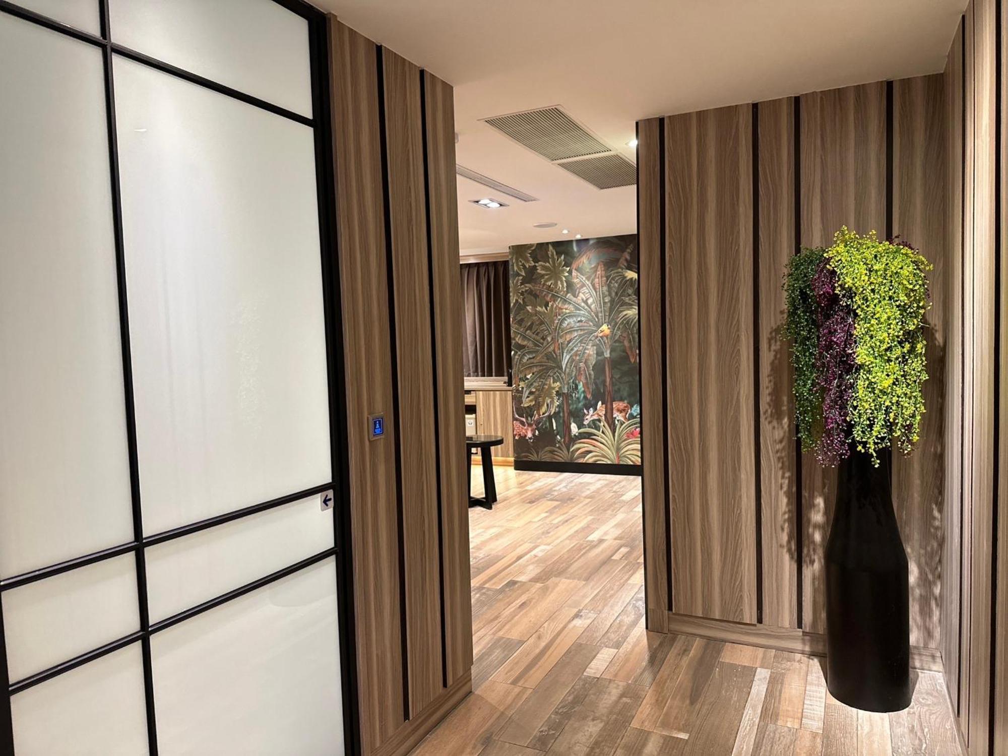 Aquarius Motel Taichung Exterior photo