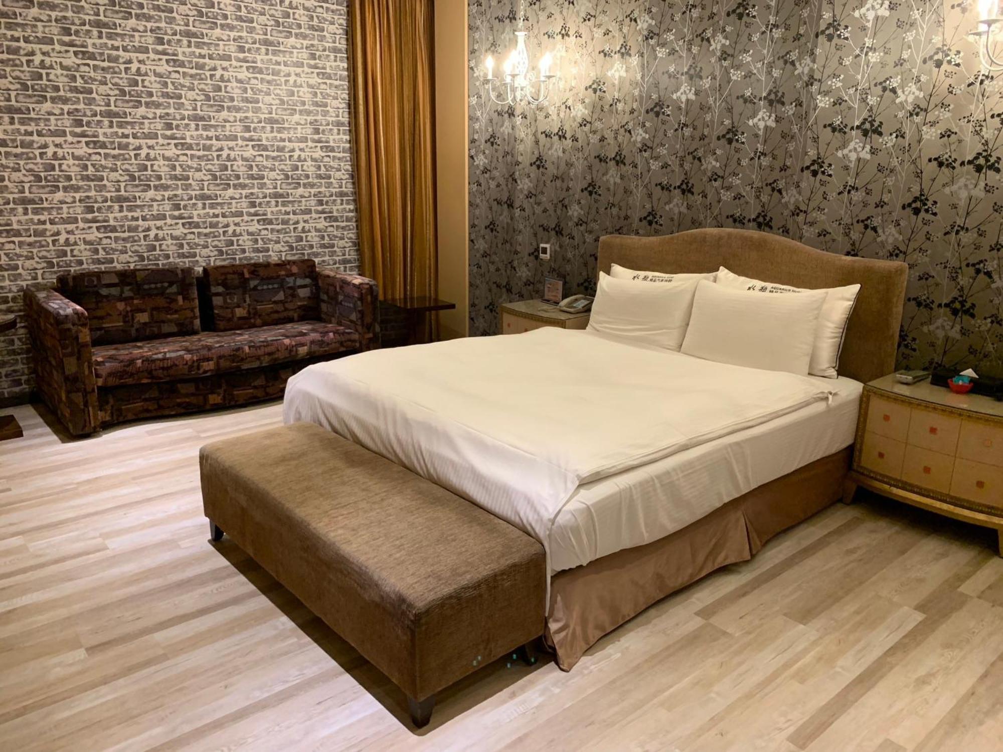 Aquarius Motel Taichung Exterior photo